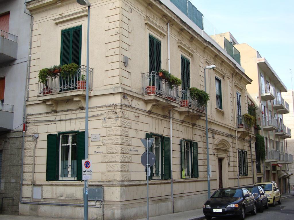 La Maison Des Livres レッジョ・ディ・カラブリア エクステリア 写真